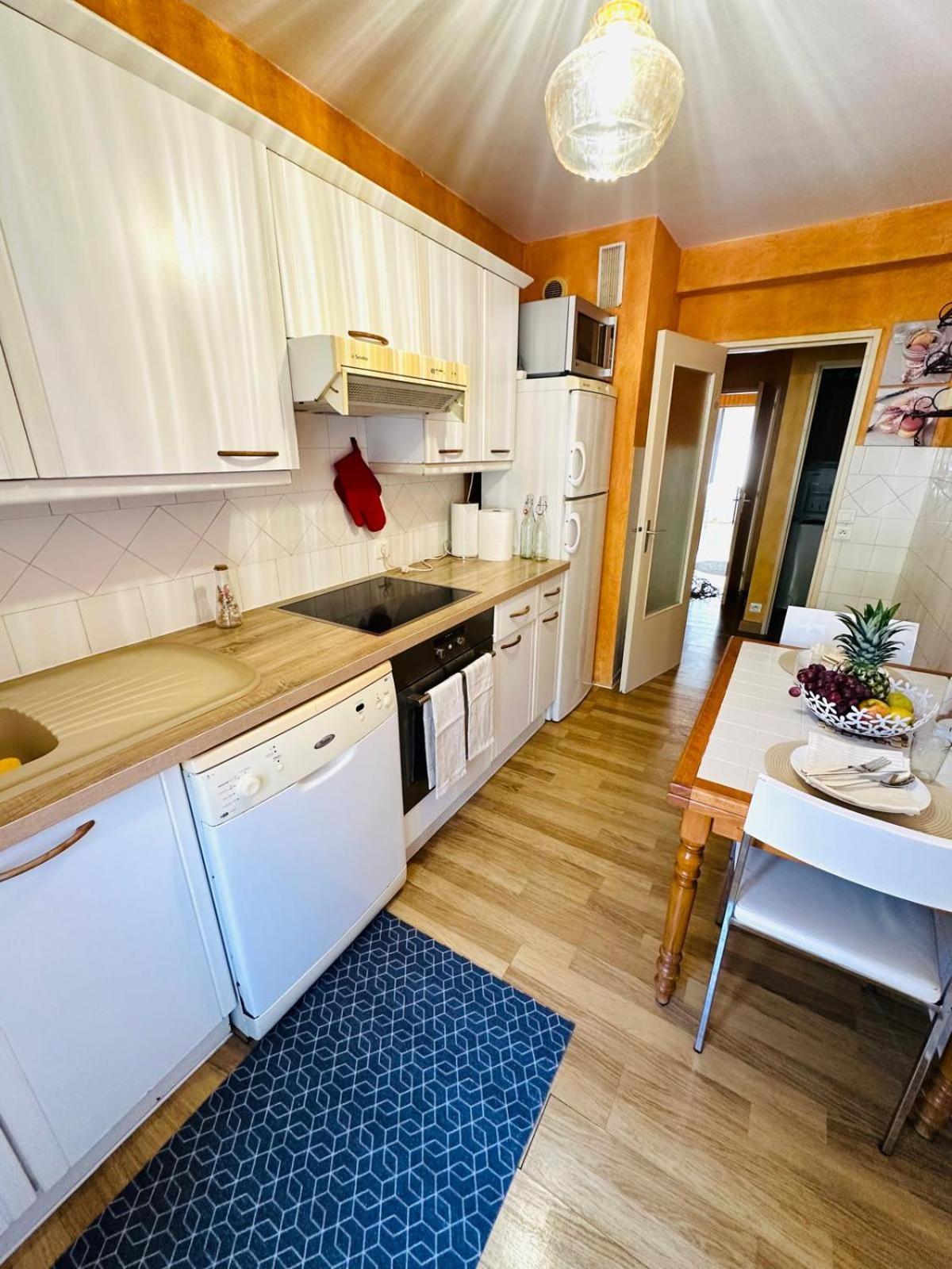 Spacieux 2 Chambres 65M2 Climatise Au Village Medieval Entre Nice Et Antibes فينوف لوبيه المظهر الخارجي الصورة